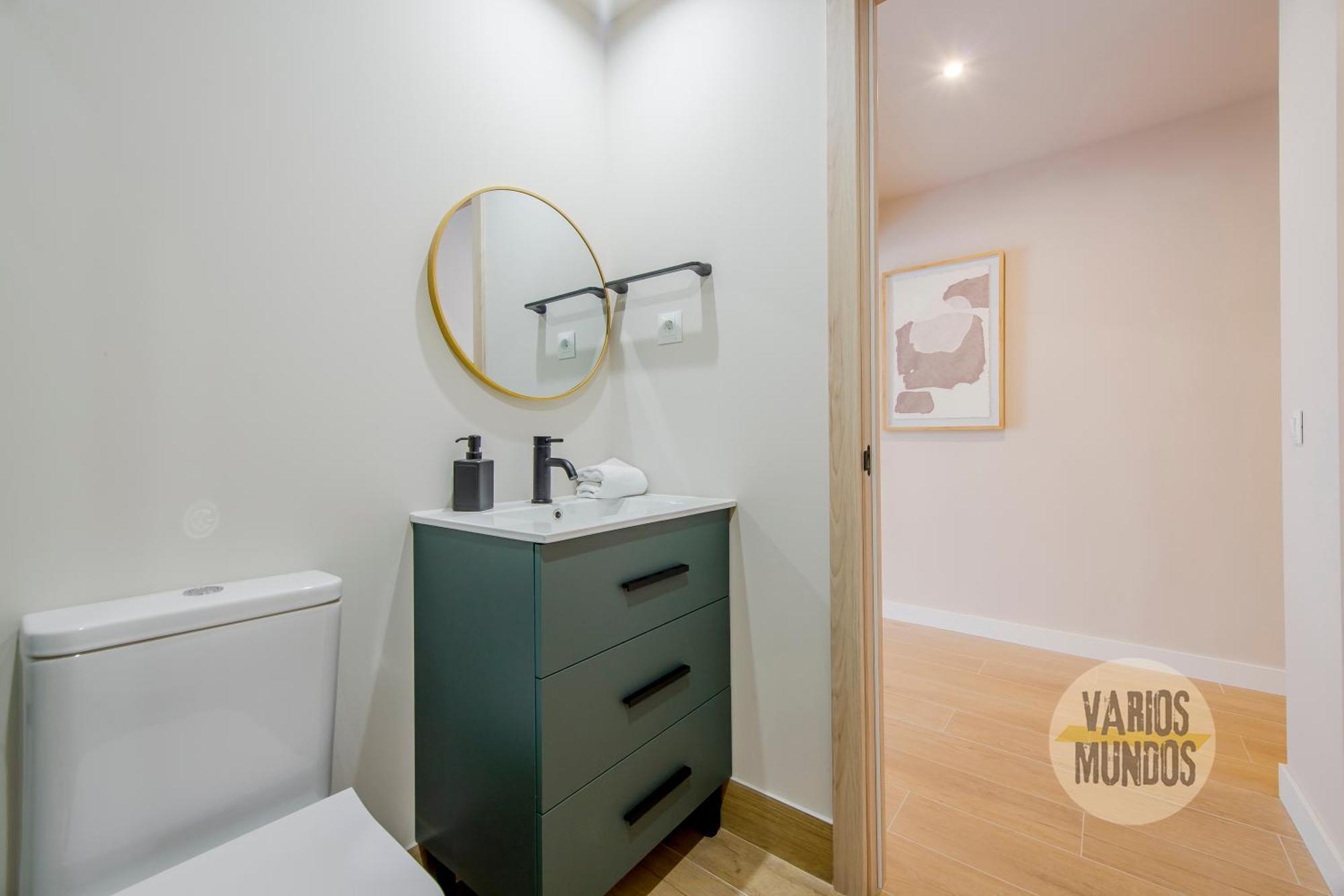 Encanto 8 En La Latina, Mira El Rio Baja E3 * Madrid